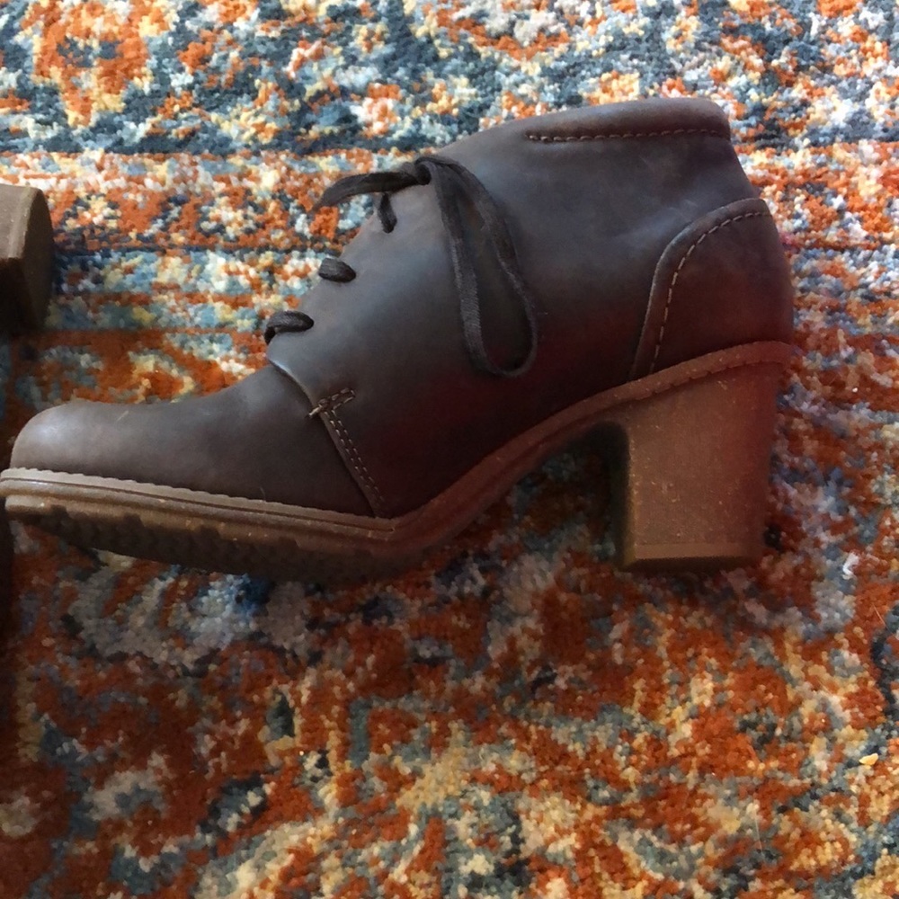 Clarks Collection Brown Leather Ankle Bootie Heel… - image 2